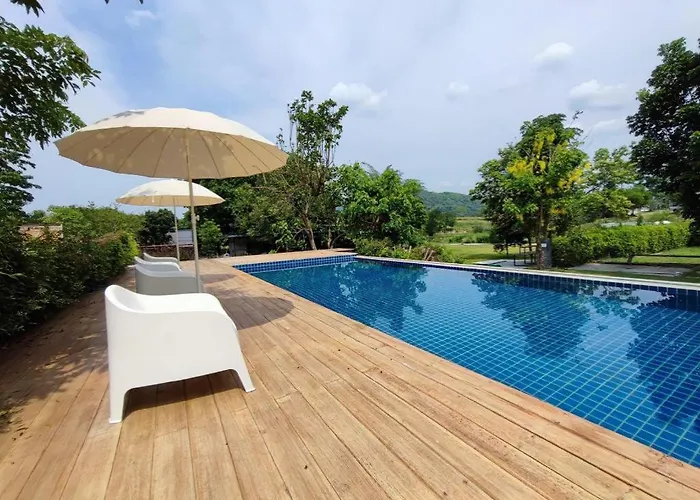 รีสอร์ท Loft Berry 3*