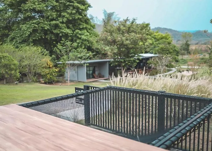 รีสอร์ท Loft Berry 3*